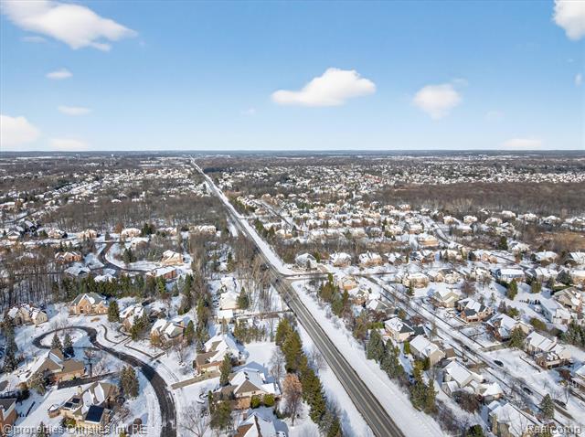 Builiding view seventy one for 47483 Beckenham, Novi, MI. 48374