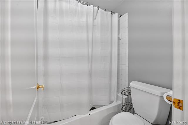 Builiding view thirty nine for 47483 Beckenham, Novi, MI. 48374