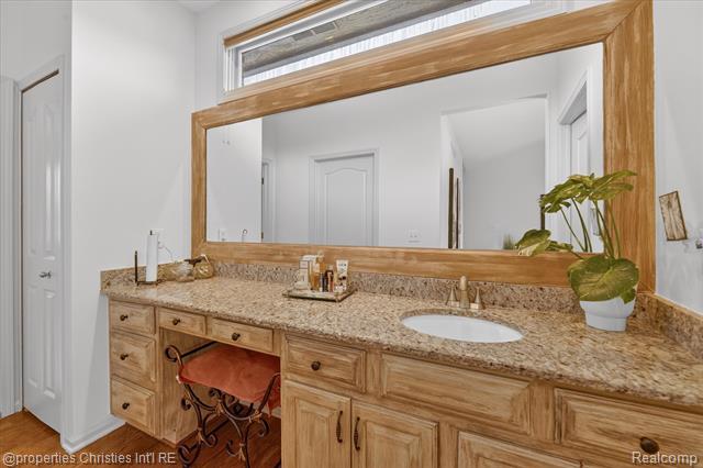 Builiding view thirty two for 47483 Beckenham, Novi, MI. 48374