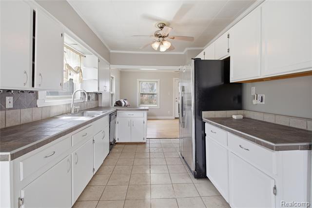 Builiding view eleven for 37886 Sunnybrook, Harrison Township, MI. 48045