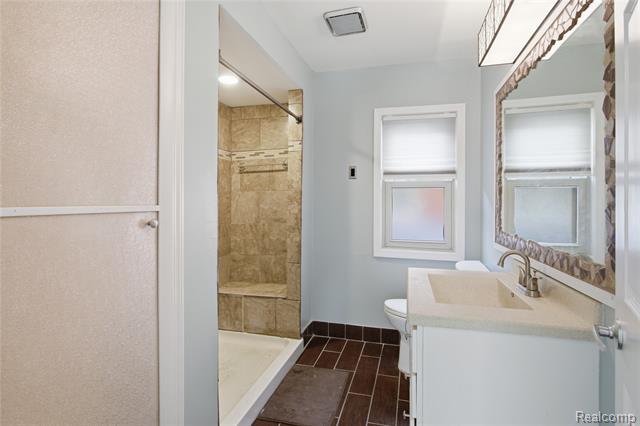 Builiding view fifteen for 37886 Sunnybrook, Harrison Township, MI. 48045