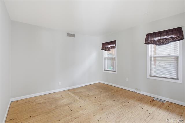 Builiding view fourteen for 37886 Sunnybrook, Harrison Township, MI. 48045