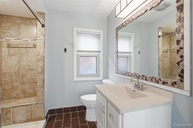 Builiding view sixteen for 37886 Sunnybrook, Harrison Township, MI. 48045