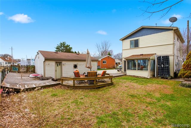 Builiding view twenty four for 37886 Sunnybrook, Harrison Township, MI. 48045