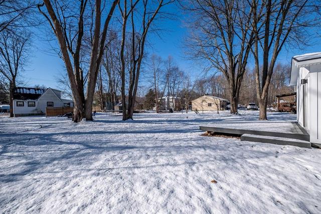 Builiding view forty seven for 27590 Hiller, Harrison Township, MI. 48045