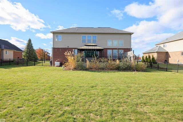 Builiding view fifty three for 53716 Huron, New Baltimore, MI. 48051