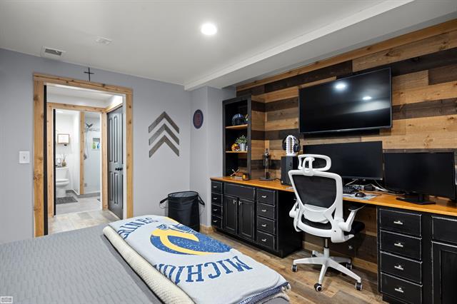 Builiding view forty one for 53716 Huron, New Baltimore, MI. 48051