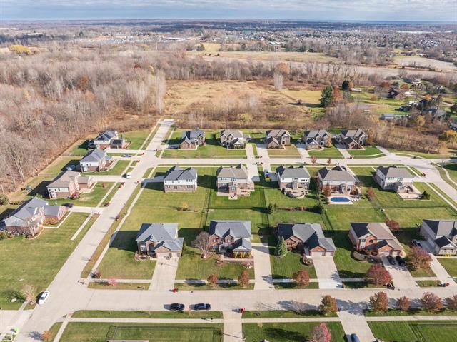 Builiding view forty seven for 53716 Huron, New Baltimore, MI. 48051