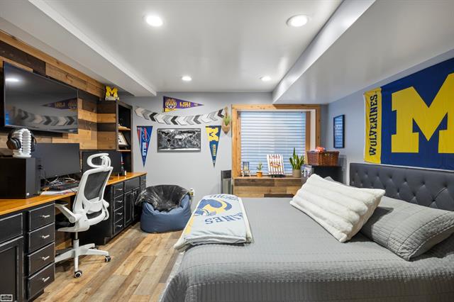 Builiding view forty for 53716 Huron, New Baltimore, MI. 48051