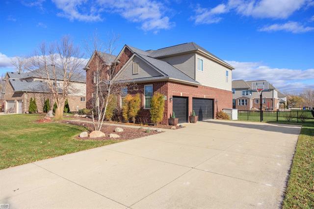 Builiding view four for 53716 Huron, New Baltimore, MI. 48051