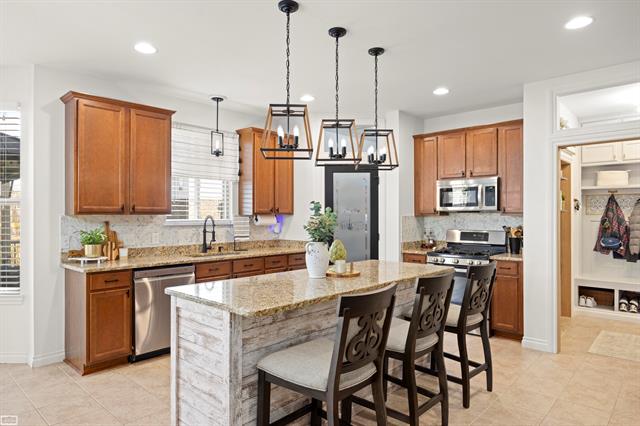 Builiding view fourteen for 53716 Huron, New Baltimore, MI. 48051