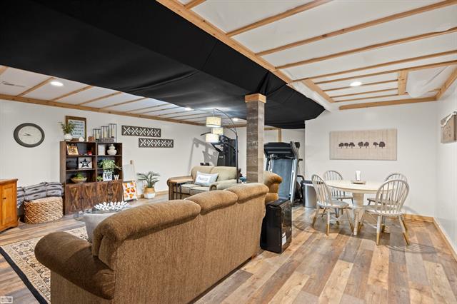 Builiding view thirty five for 53716 Huron, New Baltimore, MI. 48051