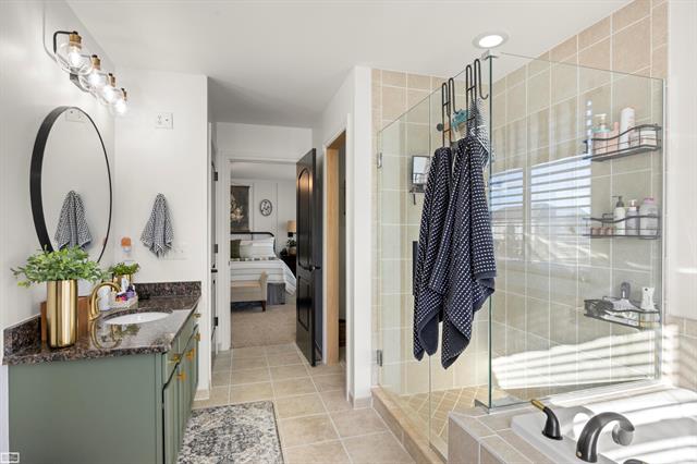 Builiding view thirty for 53716 Huron, New Baltimore, MI. 48051