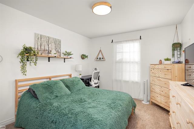 Builiding view twenty four for 53716 Huron, New Baltimore, MI. 48051