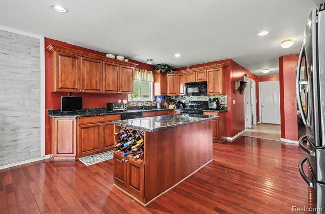 Builiding view fifteen for 26820 Alderman, Harrison Township, MI. 48045