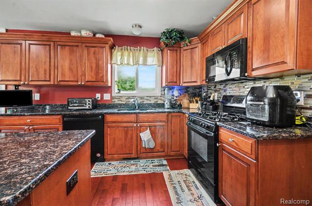 Builiding view seventeen for 26820 Alderman, Harrison Township, MI. 48045