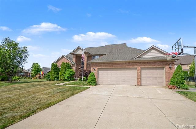 Builiding view two for 26820 Alderman, Harrison Township, MI. 48045