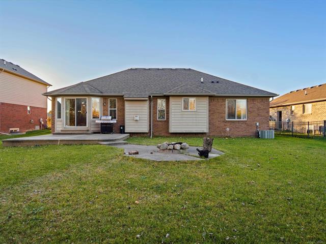 Builiding view forty nine for 52802 Delena, Macomb, MI. 48042