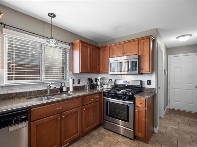 Builiding view thirteen for 52802 Delena, Macomb, MI. 48042