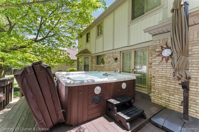Builiding view forty six for 44962 Steeple Path, Novi, MI. 48375