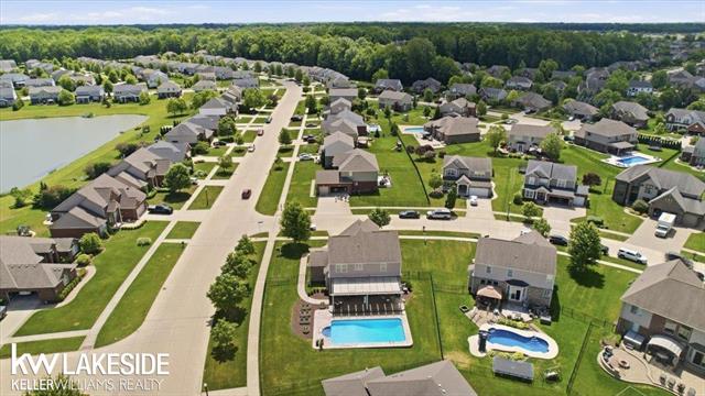 Builiding view fifty six for 21965 Bellewood, Macomb, MI. 48044