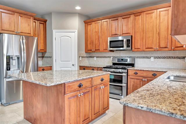 Builiding view thirty one for 52229 Tacoma Narrows, Macomb, MI. 48042