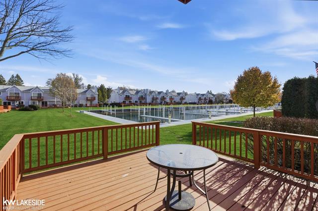 Builiding view three for 140 Kenyon, Algonac, MI. 48001