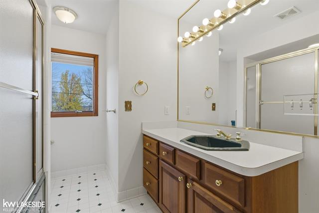 Builiding view twenty four for 140 Kenyon, Algonac, MI. 48001