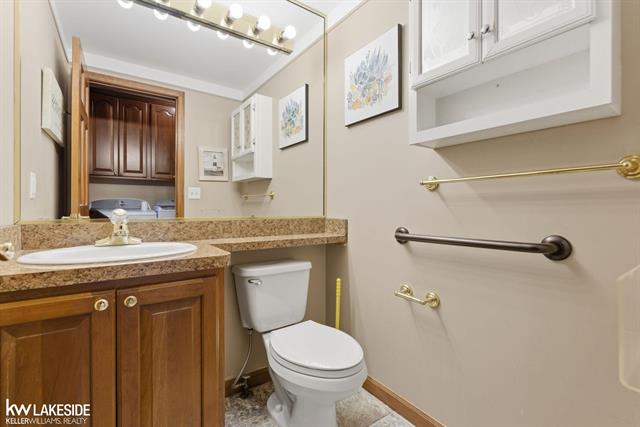 Builiding view twenty six for 140 Kenyon, Algonac, MI. 48001