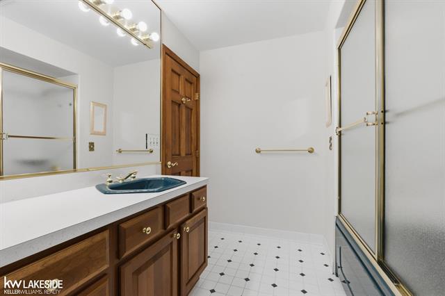 Builiding view twenty three for 140 Kenyon, Algonac, MI. 48001