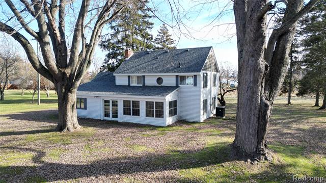 Builiding view one for 1670 South Channel, Harsens Island, MI. 48028