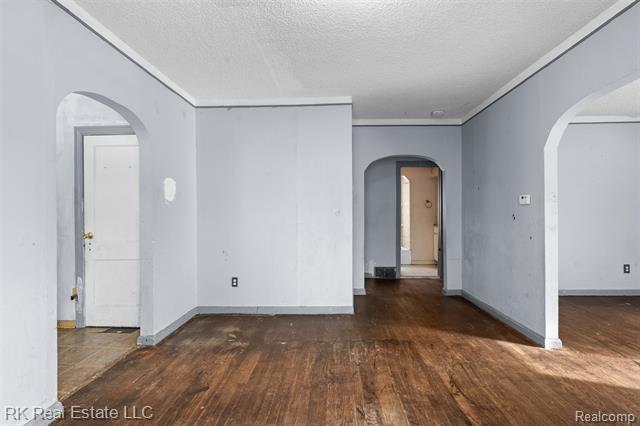 Builiding view eight for 1125 E Hayes, Hazel Park, MI. 48030