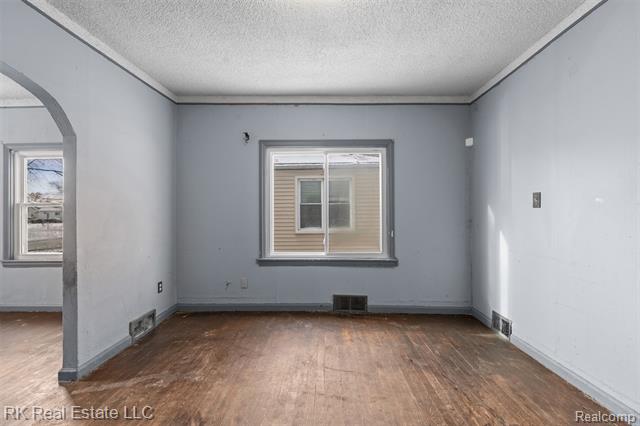 Builiding view nine for 1125 E Hayes, Hazel Park, MI. 48030