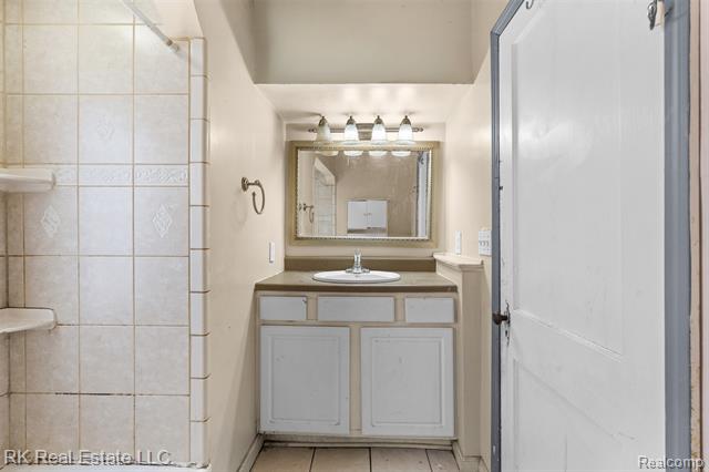 Builiding view seventeen for 1125 E Hayes, Hazel Park, MI. 48030