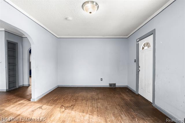 Builiding view six for 1125 E Hayes, Hazel Park, MI. 48030