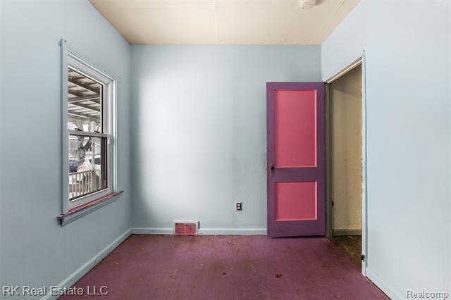 Builiding view sixteen for 1125 E Hayes, Hazel Park, MI. 48030