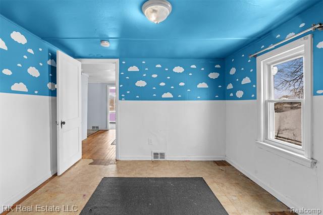 Builiding view thirty for 1125 E Hayes, Hazel Park, MI. 48030