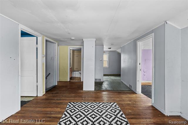 Builiding view twenty one for 1125 E Hayes, Hazel Park, MI. 48030