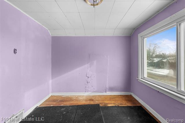 Builiding view twenty seven for 1125 E Hayes, Hazel Park, MI. 48030