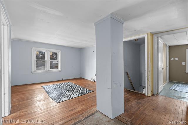 Builiding view twenty two for 1125 E Hayes, Hazel Park, MI. 48030