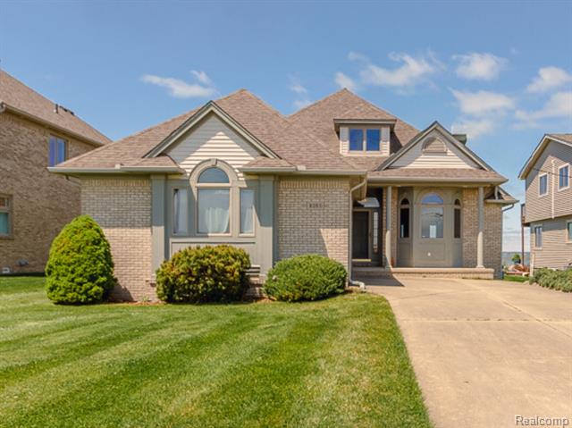 front view for 8180 Anchor Bay Dr, Algonac, Mi. 48001