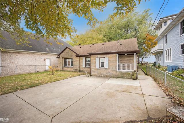 Builiding view eight for 8014 Anchor Bay, Algonac, MI. 48001