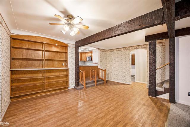 Builiding view eighteen for 8014 Anchor Bay, Algonac, MI. 48001