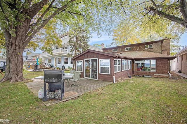 Builiding view fourteen for 8014 Anchor Bay, Algonac, MI. 48001