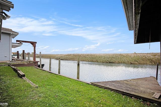 Builiding view six for 8014 Anchor Bay, Algonac, MI. 48001