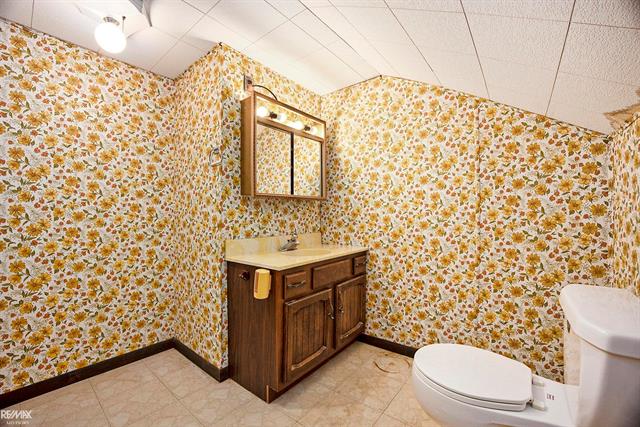 Builiding view thirty four for 8014 Anchor Bay, Algonac, MI. 48001