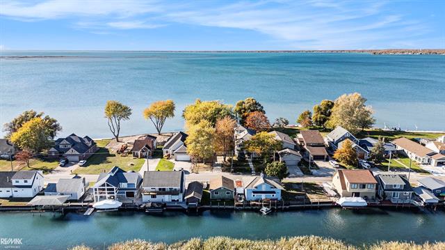 Builiding view three for 8014 Anchor Bay, Algonac, MI. 48001