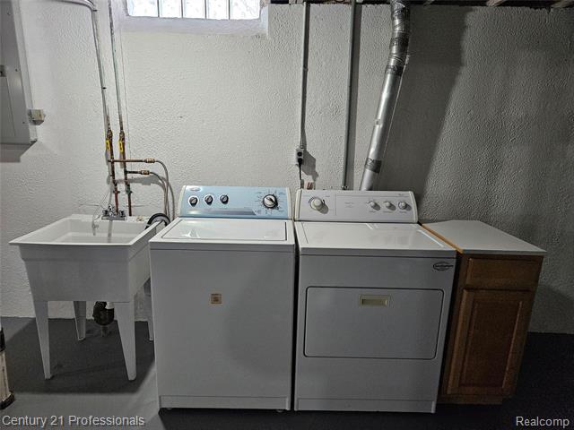 Builiding view eleven for 22023 W Brandon, Farmington, MI. 48336