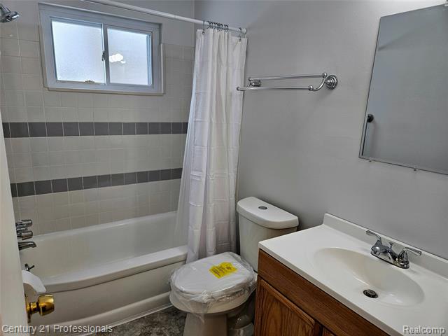 Builiding view nine for 22023 W Brandon, Farmington, MI. 48336