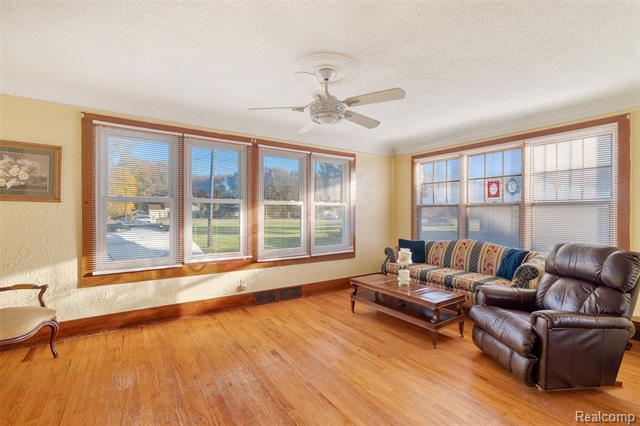 Builiding view eleven for 9669 Dixie Hwy, Fair Haven, MI. 48023